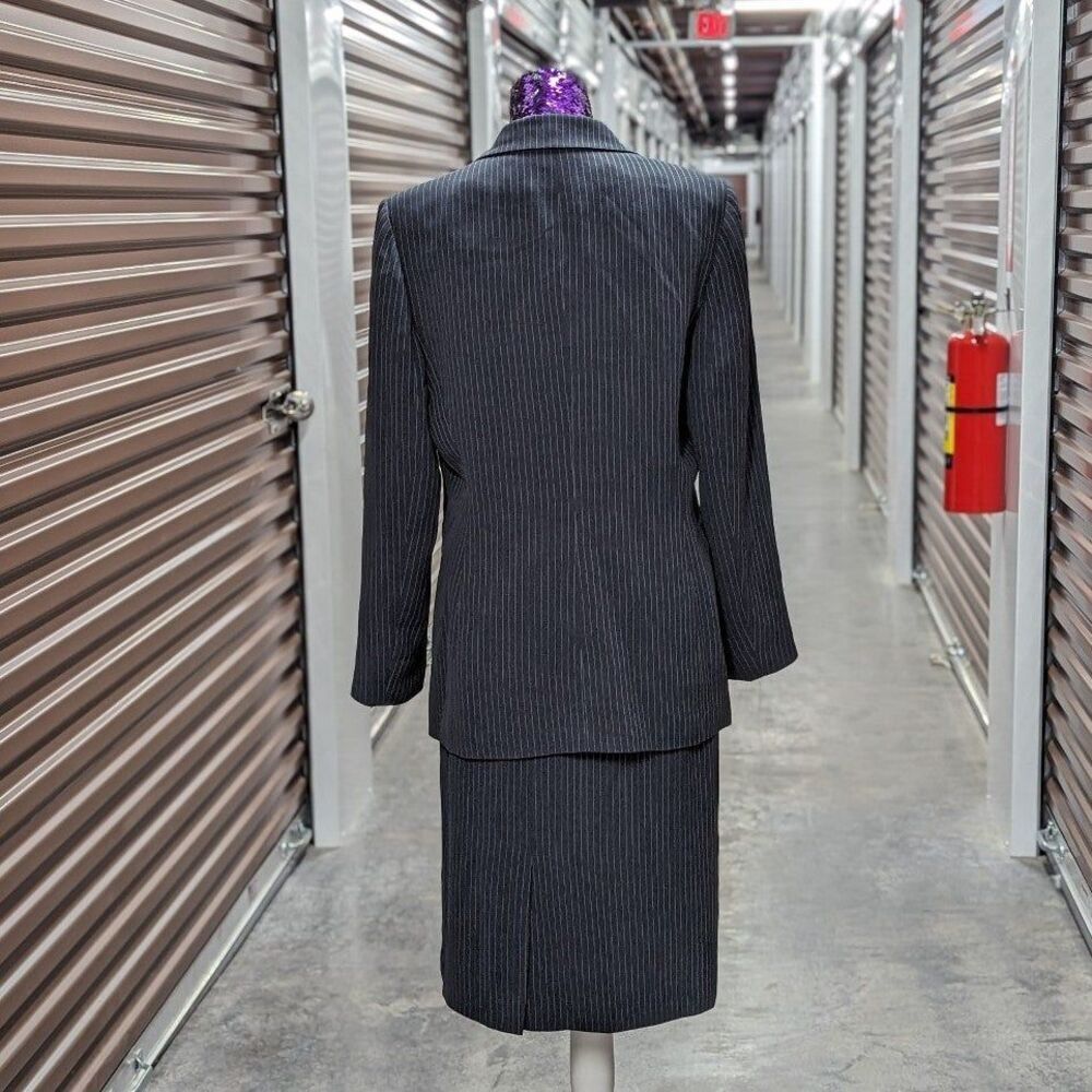 Vintage Le Suit Gray Pinstripe Skirt Suit Professional Career Wear Old Money 10 - Picture 2 of 10